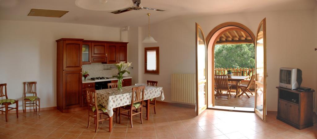 גאבוראנו Agriturismo Podere Gozzuto חדר תמונה