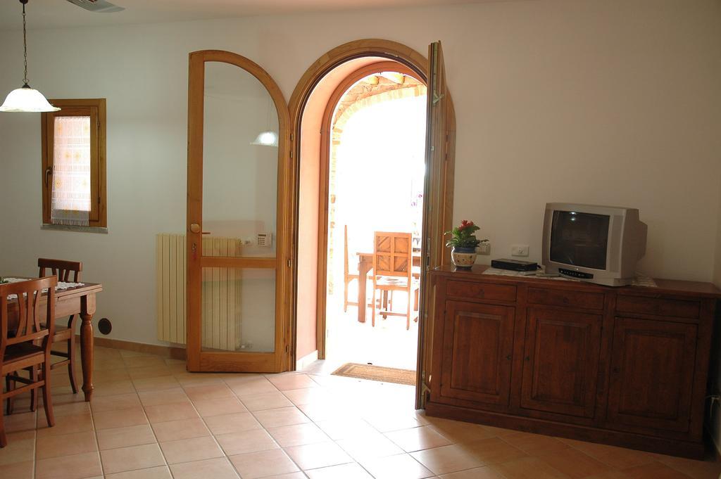 גאבוראנו Agriturismo Podere Gozzuto חדר תמונה