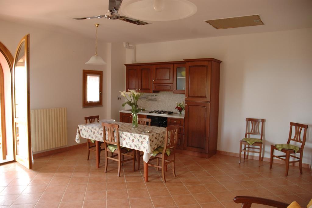 גאבוראנו Agriturismo Podere Gozzuto חדר תמונה