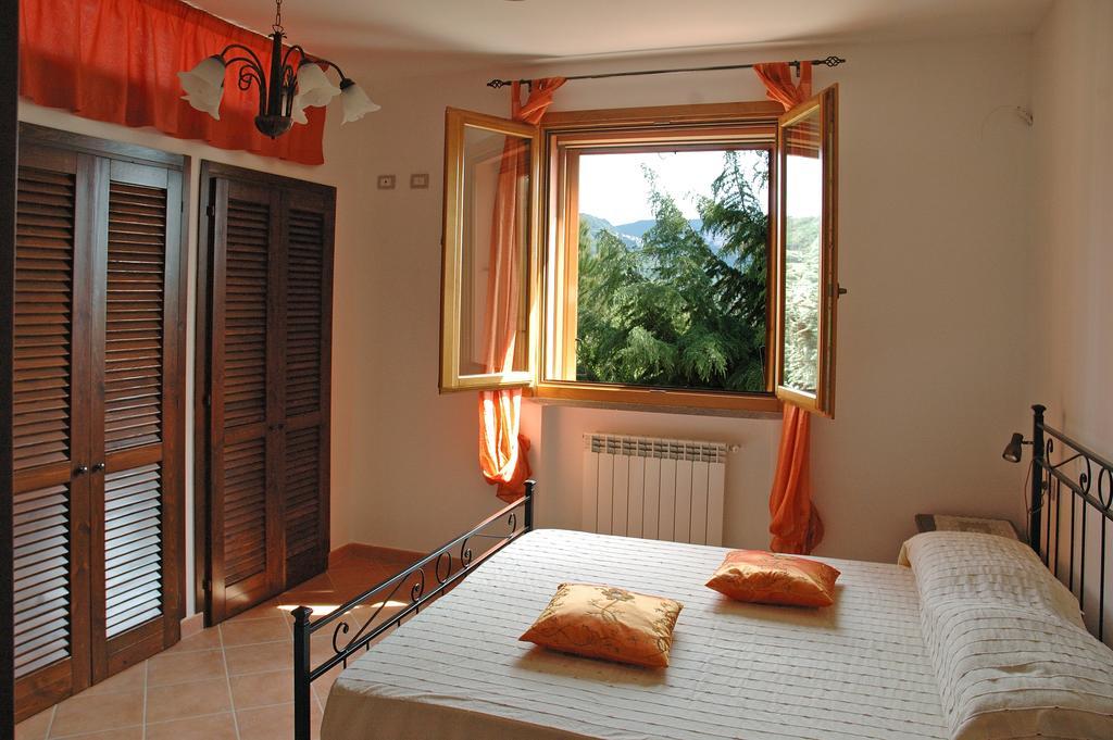 גאבוראנו Agriturismo Podere Gozzuto חדר תמונה