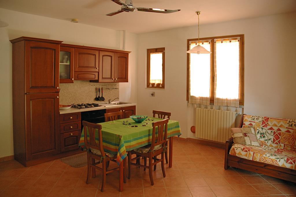גאבוראנו Agriturismo Podere Gozzuto חדר תמונה